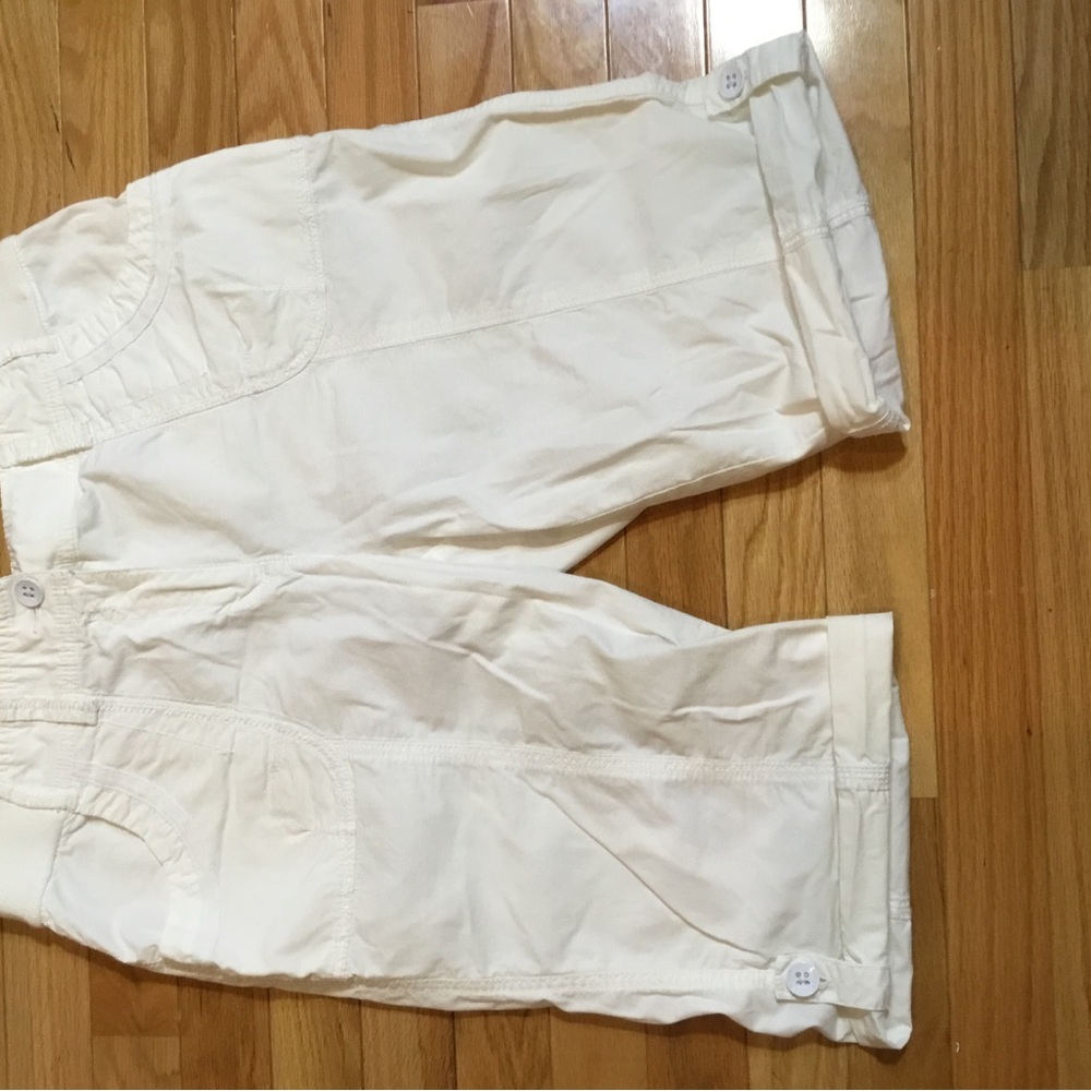 Chico’s white poplin Roll Tab shorts.  New without tags.